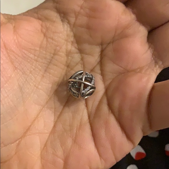 ❤️Pandora Sparkling Lines Openwork Charm - Picture 3 of 4